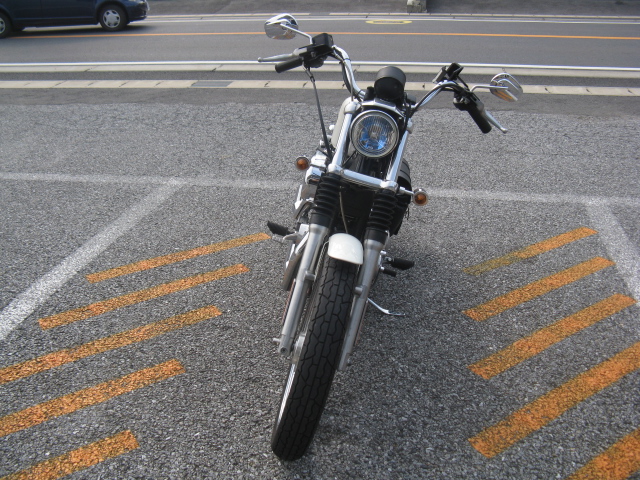 2003年式XL883 ショートキックスタンド取り付け