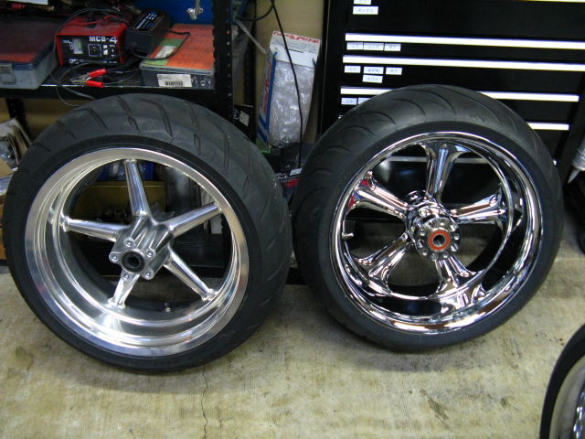 2010年式FXCWC リアホイールPM化＆スイングアーム交換