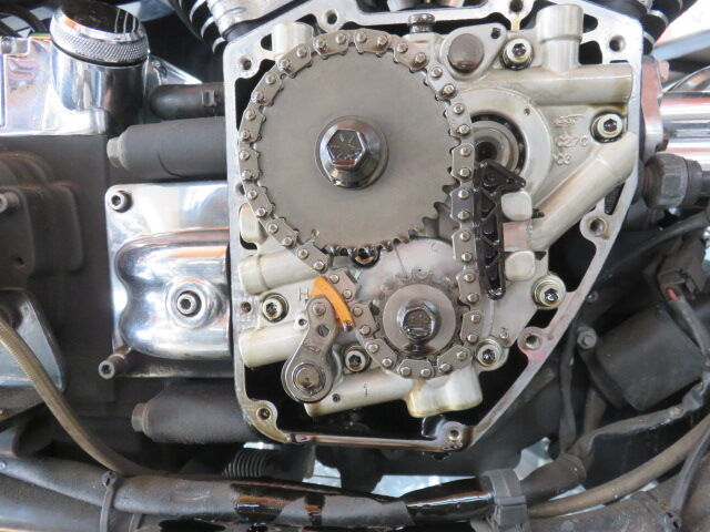 2004年式FXDL カムチェーンのテンショナーを油圧化!! : HarleyDavidson