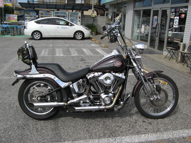 2005年式FXSTS ソフテイル・スプリンガーの前後タイヤ交換