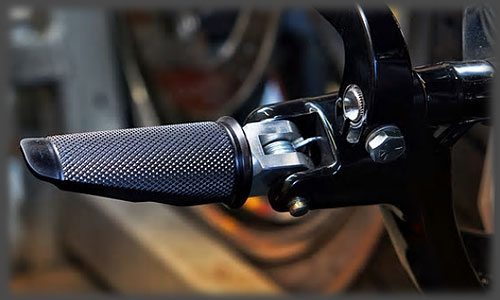 ◇ミルウォーキーエイトソフテイル用スピードフットペグ