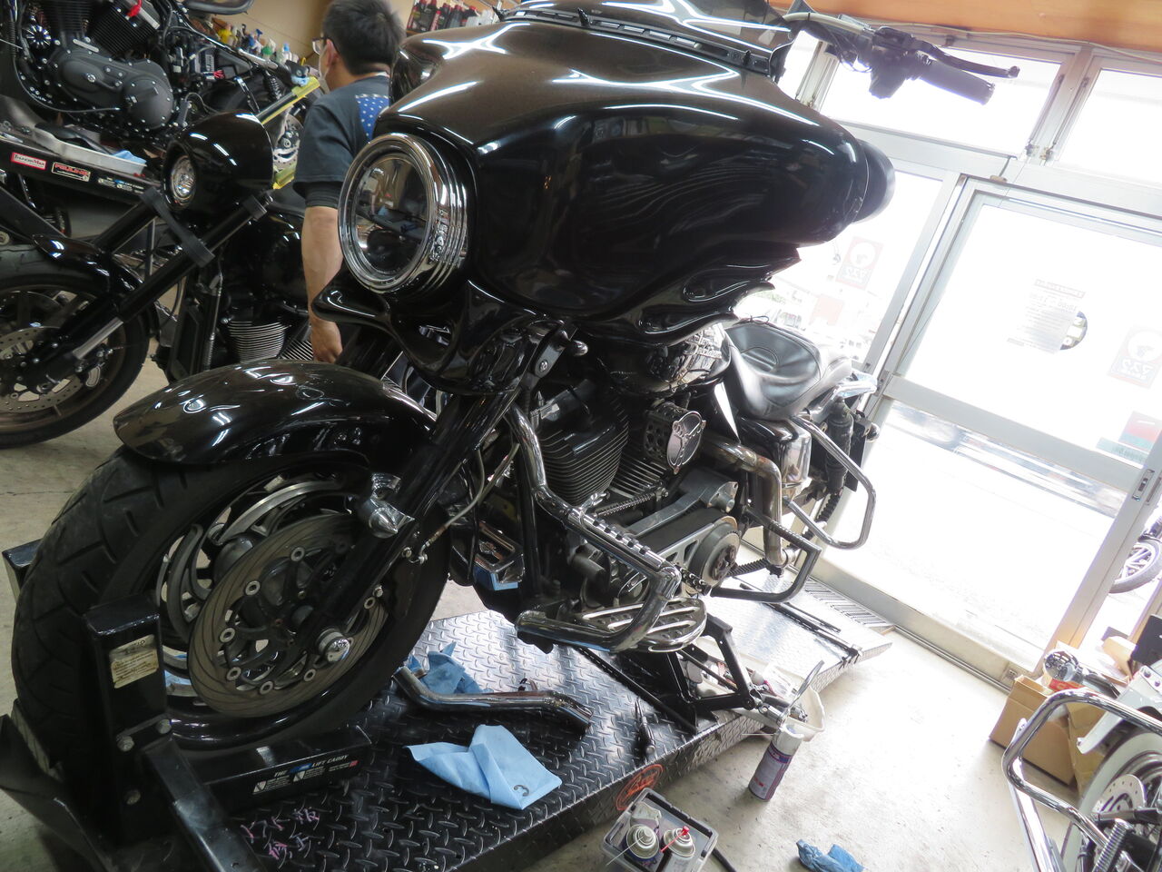 2006年式FLHX フロントホイール 16in➡21in化 : HarleyDavidsonパーツ