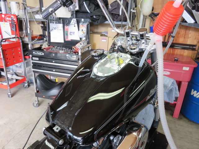 2012年式FXDL ローライダーをタンクアップしてチョッパーテイストを