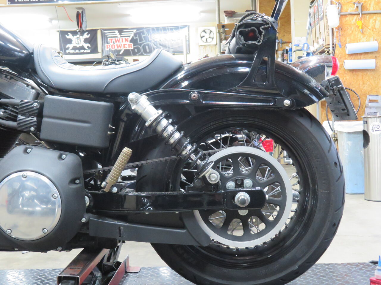 ☆2012年式FXDB☆リアサスそのままでローダウン！☆ : HarleyDavidson