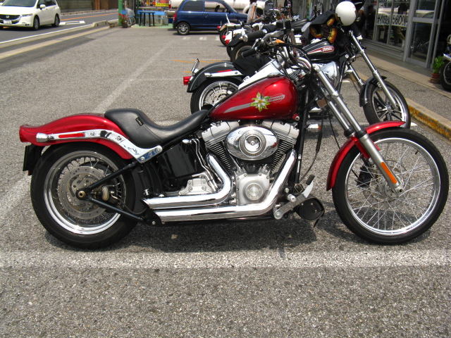 2008年式FXST ソフテイルの殿堂入り作業こと、リアローダウン