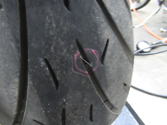 2021年式FLFBS パンク修理😢