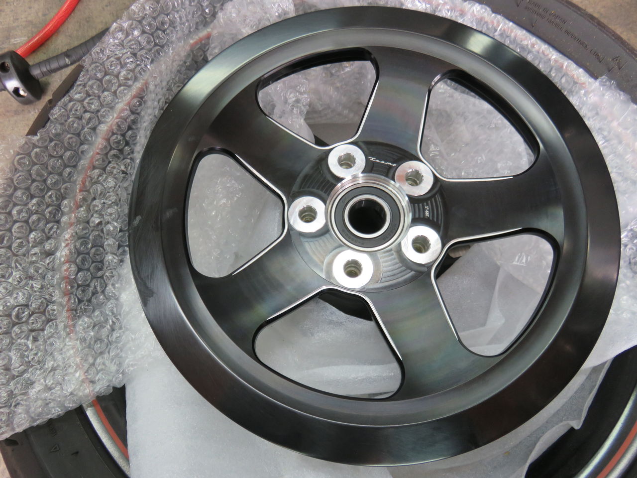 ＸＲ1200 リアホイール　プーリ付き XR1200にUSプーリー＆BRAKINGリアローター - 一国サイクルワークス