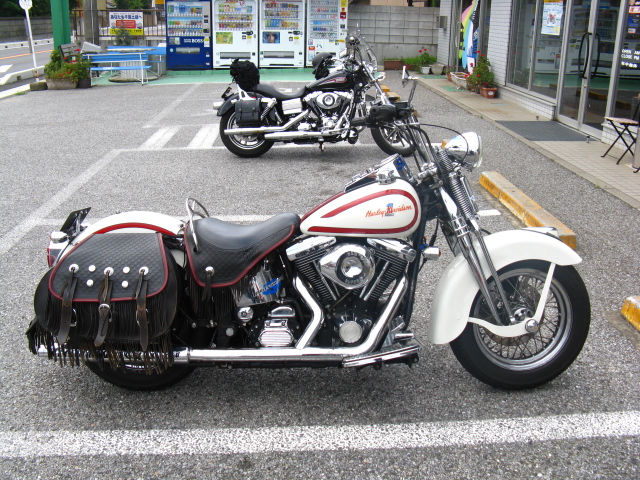 1997年式FLSTS リアロワリングキット取り付け ¥21,600 1997年式FLSTS リアロワリングキット取り付け ¥21,600