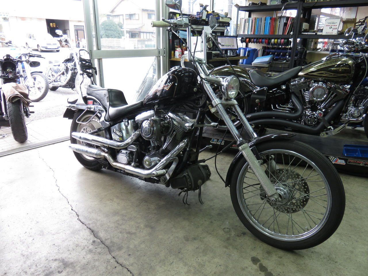 1999年式FXSTC インナーチューブ交換!!! : HarleyDavidson 1999年式FXSTC インナーチューブ交換!!! : HarleyDavidson