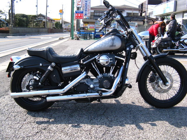 2009年式FXDB ダイナ・ストリートボブ リアショック交換