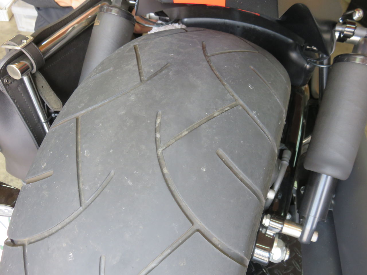 2012年式VRSCDX Rタイヤ交換！ : HarleyDavidsonパーツ