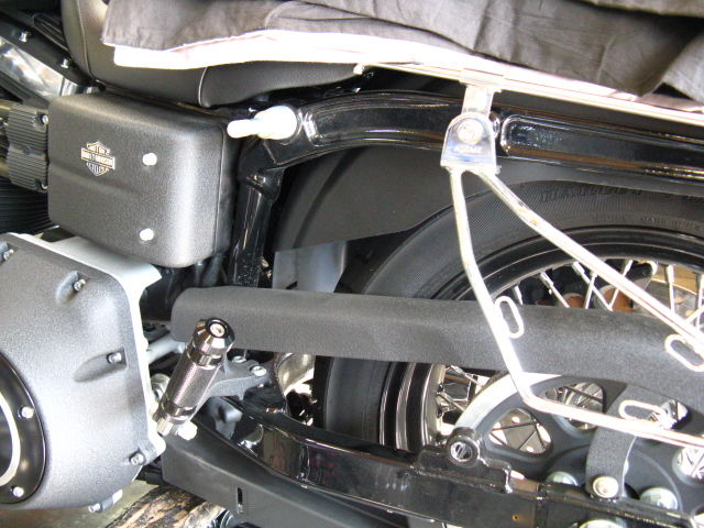 Harley-Davidson FXDBストリートボブ　ほぼ未使用　純正リアサス FXDB リアサスペンション 左右 54615-01 ハーレー 純正 中古