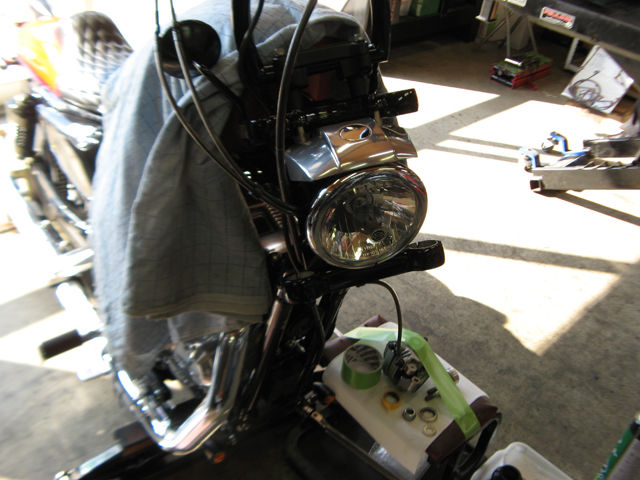 2010年式XL883L スポーツスターのフロント車高落とし 2010年式XL883L スポーツスターのフロント車高落とし