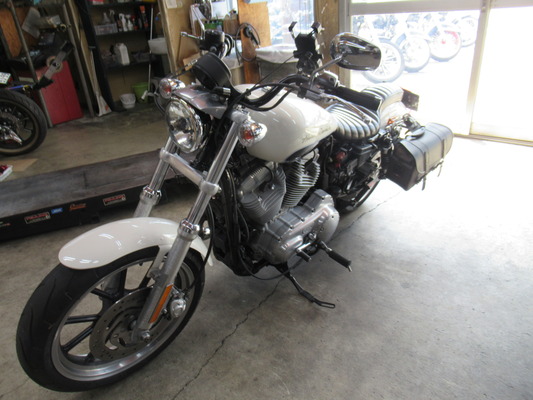 🌟寒い冬も走りまくってしまうバイカーへ🌟2013年式XL883L　車載充電ケーブル取り付け