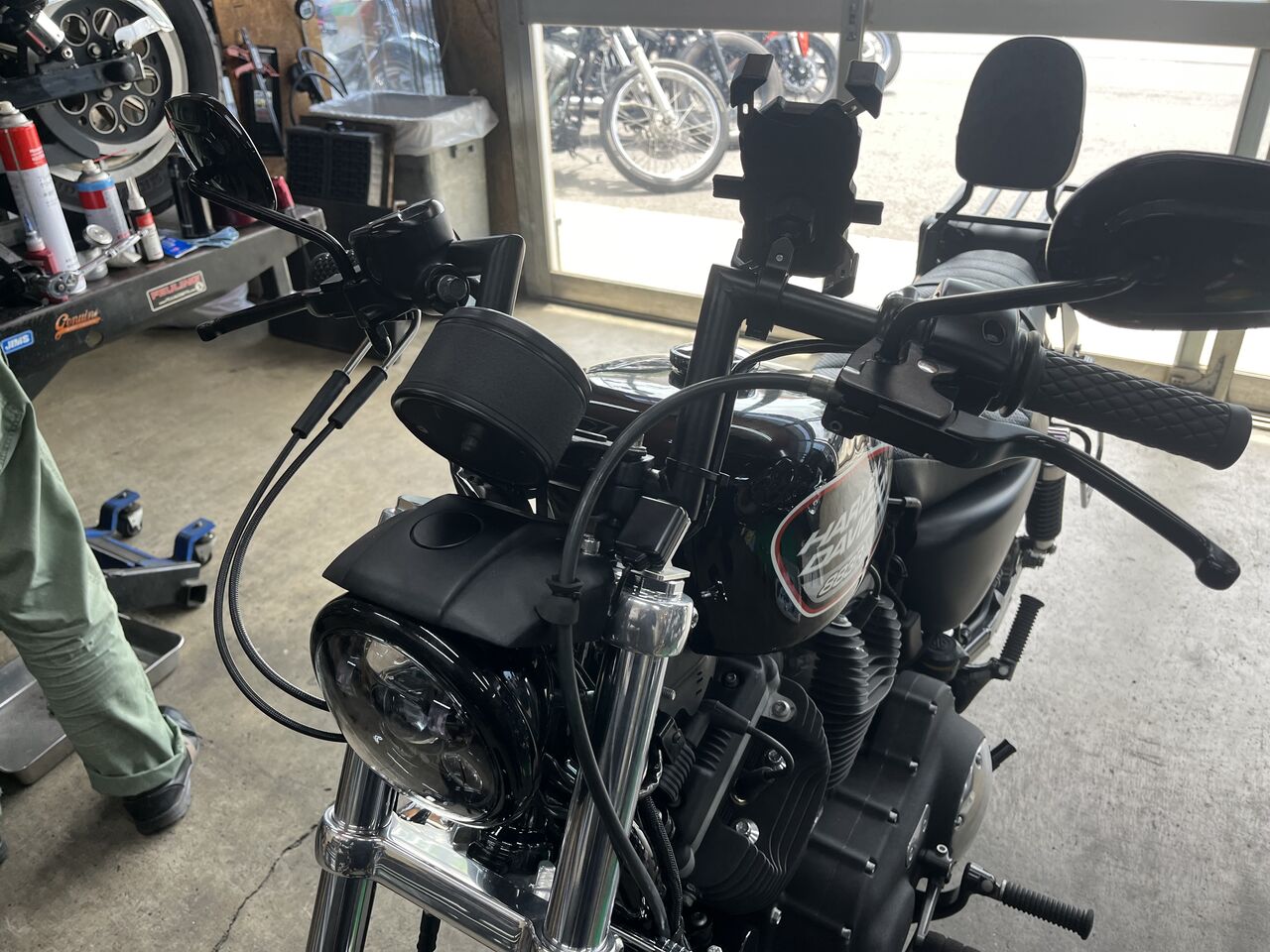 ☆2010年XL883R☆Zバーakaロボハン!装着の巻！☆ : HarleyDavidson