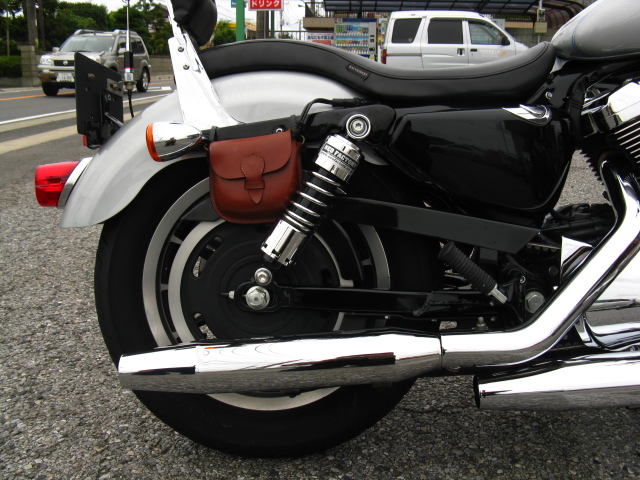 2006年式XL1200L スポーツスターのリアショック＆オイル一式交換