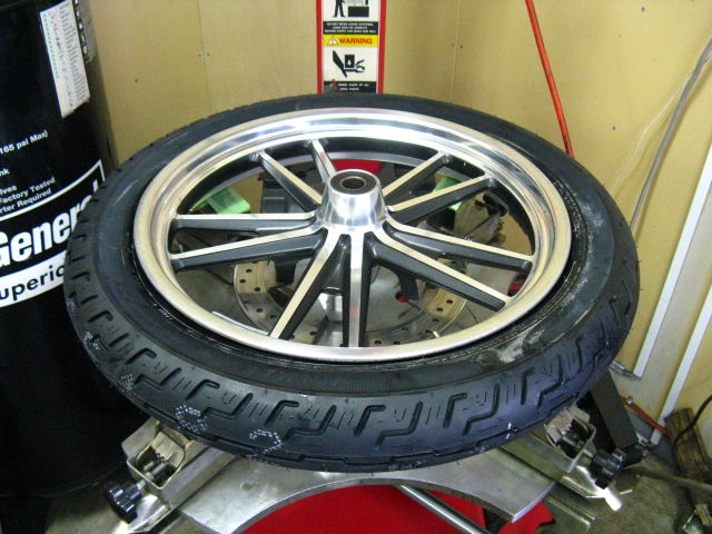 2006年式FXDL タイヤ前後交換（純正ダンロップ） : HarleyDavidson