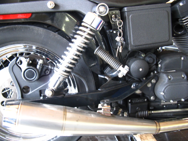 1999年式 FXDXダイナスーパーグライドスポーツ リアショック 1999年式 FXDXダイナスーパーグライドスポーツ リアショック