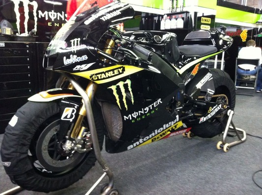 �����ܥ�3