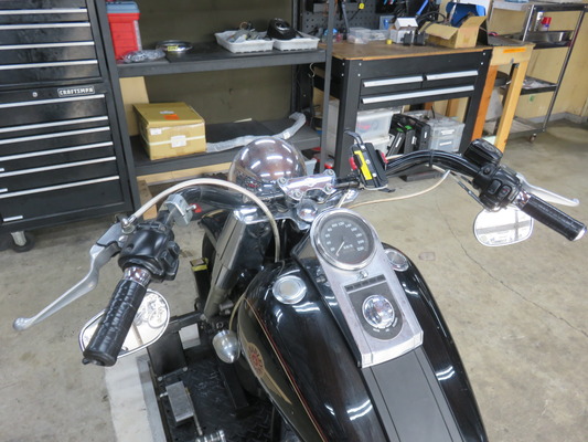 1996年式FLSTF ハンドルバー交換！！！