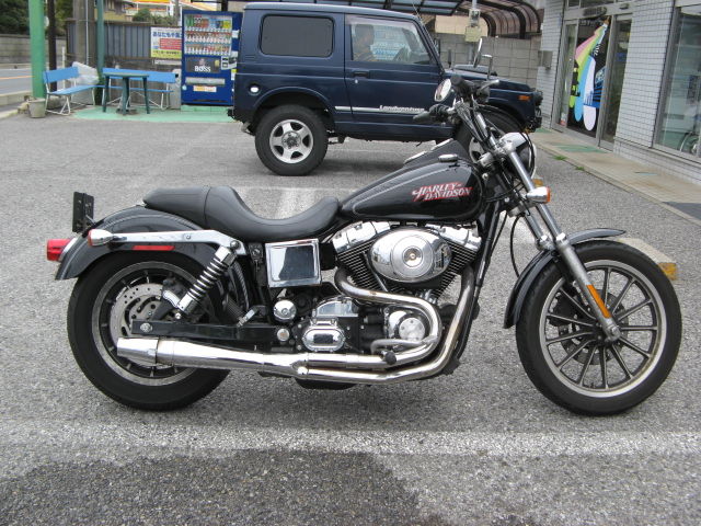 2004年式FXDL ローライダーの前後タイヤ交換!! : HarleyDavidsonパーツ