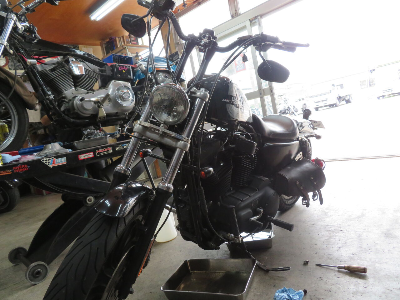 □ハーレー XL883R 純正 オイルタンク 2006年式 キャブ車 検索