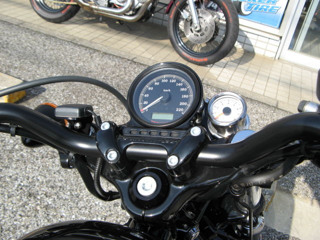 2013年式XL1200X フォーティーエイトに48mmタコメーター取り付け 2013年式XL1200X フォーティーエイトに48mmタコメーター取り付け
