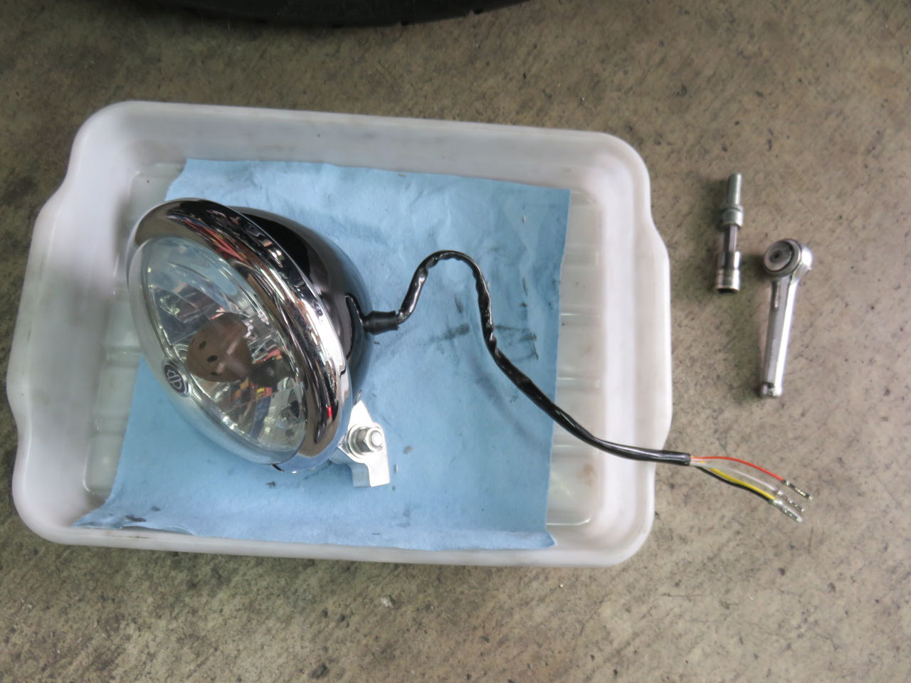 XL1200CX ヘッドライト 68335-05A ハーレー 純正 中古 ロードスター