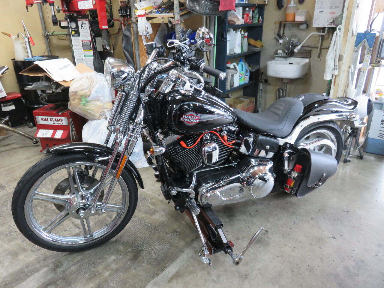 2006年式 FXSTS ハンドル廻りカスタム！！ : HarleyDavidsonパーツ 