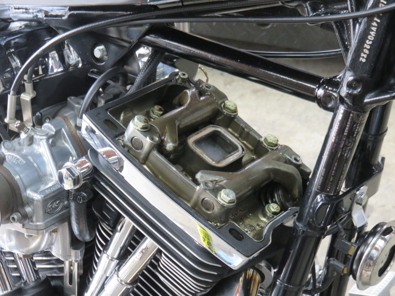 1997年式FXSTC ロッカーカバー交換 : HarleyDavidsonパーツ 1997年式FXSTC ロッカーカバー交換 : HarleyDavidsonパーツ