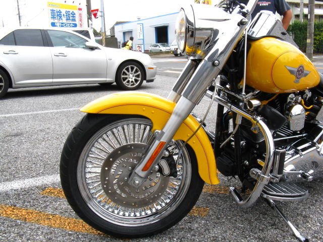 2006年式 ファットボーイのディッシュホイールをワイヤースポーク