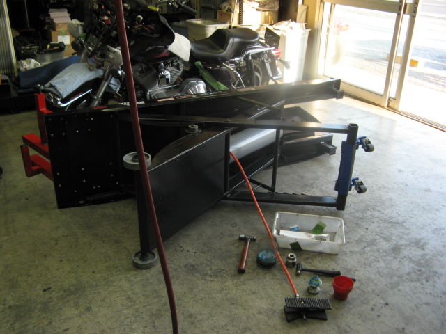 ネオガレージ バイクリフト破損の修理 Harleydavidsonパーツディストリビューター ネオファクトリー カスタムショップ ネオガレージブログ