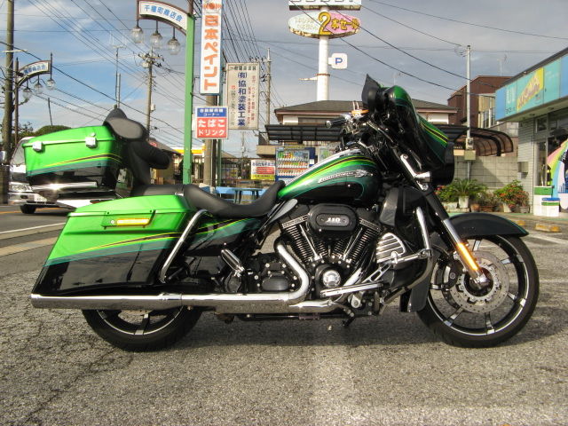 2011年式FLHXSE2 CVO ストリートグライドオイル一式交換 