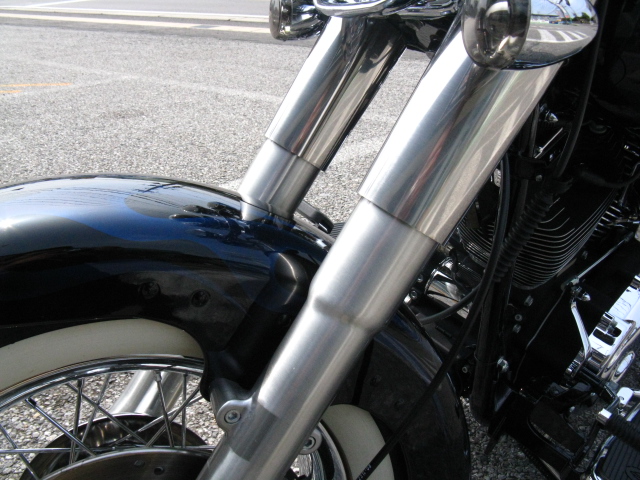 2008年式FLSTN ソフテイルデラックスのF・Rローダウン