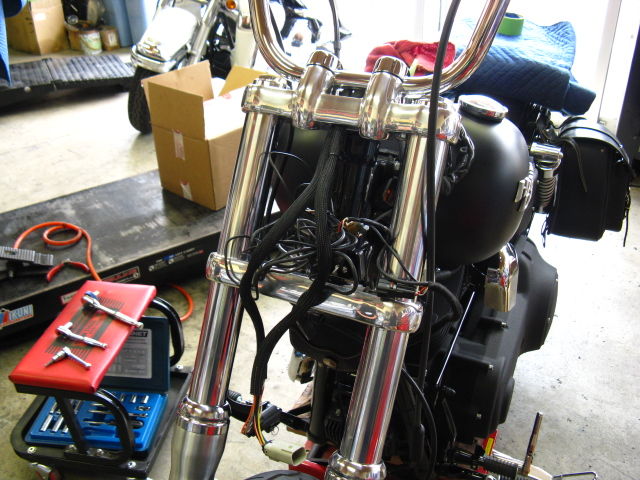 2010FXDBのトリプルツリー＆フォークチューブ交換!!前編