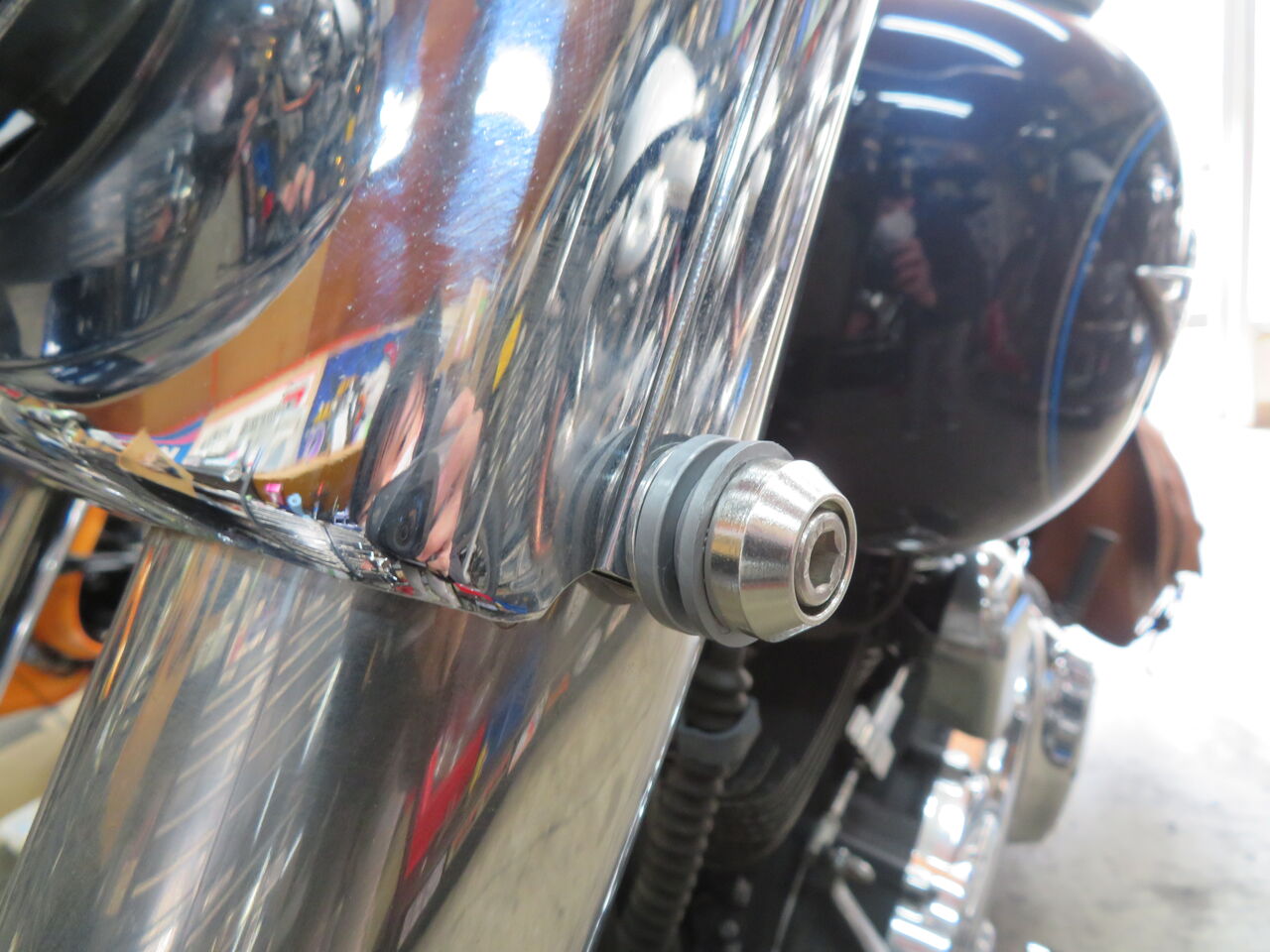 2013年式FLSTFにウインドシールド取り付け！！ : HarleyDavidsonパーツ 