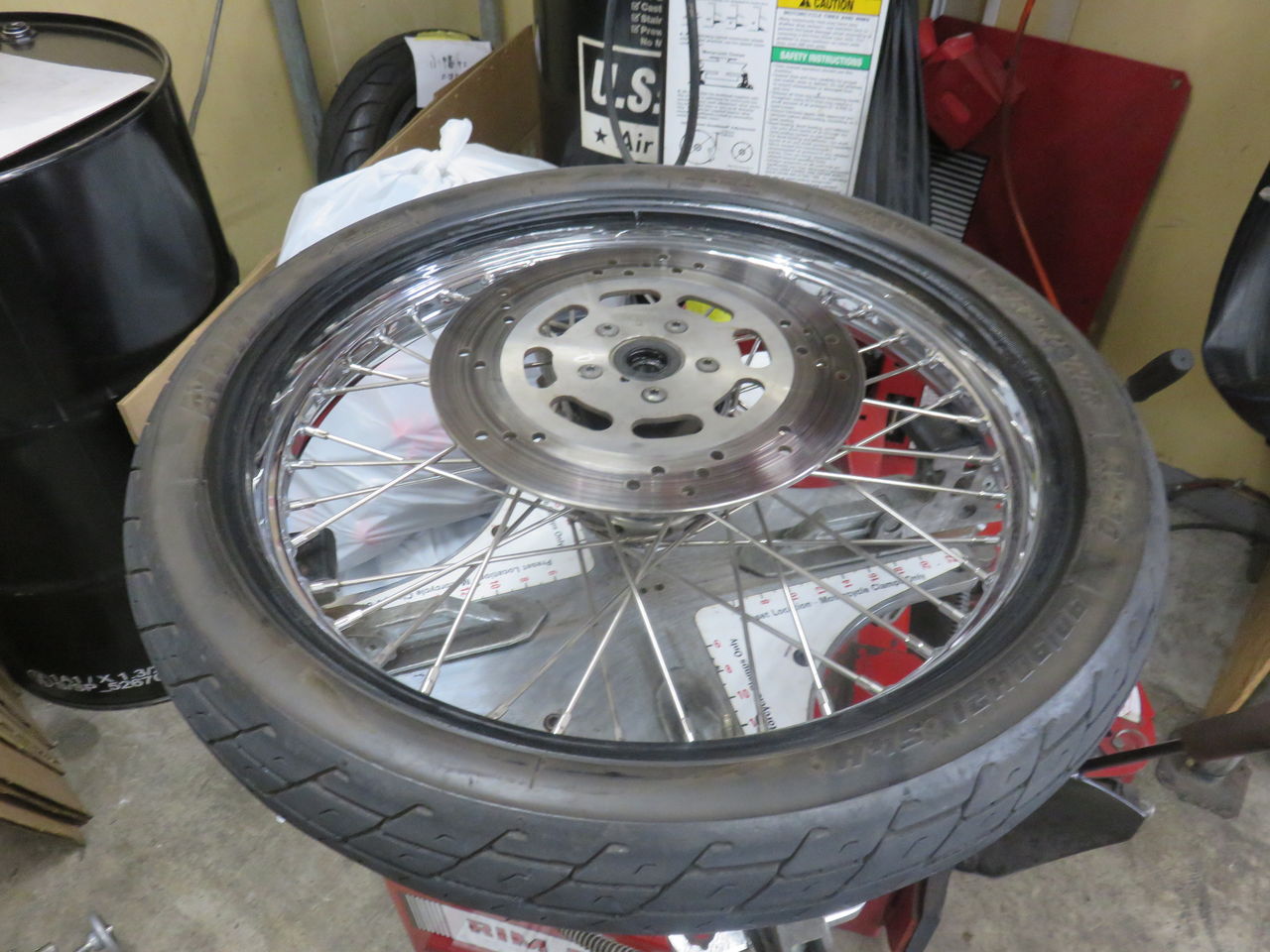 1997年式 FXSTC フロントタイヤ交換 : HarleyDavidsonパーツ