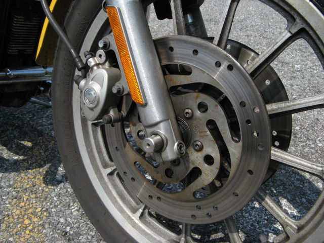 2006年式 スポーツスター XL1200R 純正フロントキャリパー 左右 2006年式 スポーツスター XL1200R 純正フロントキャリパー 左右