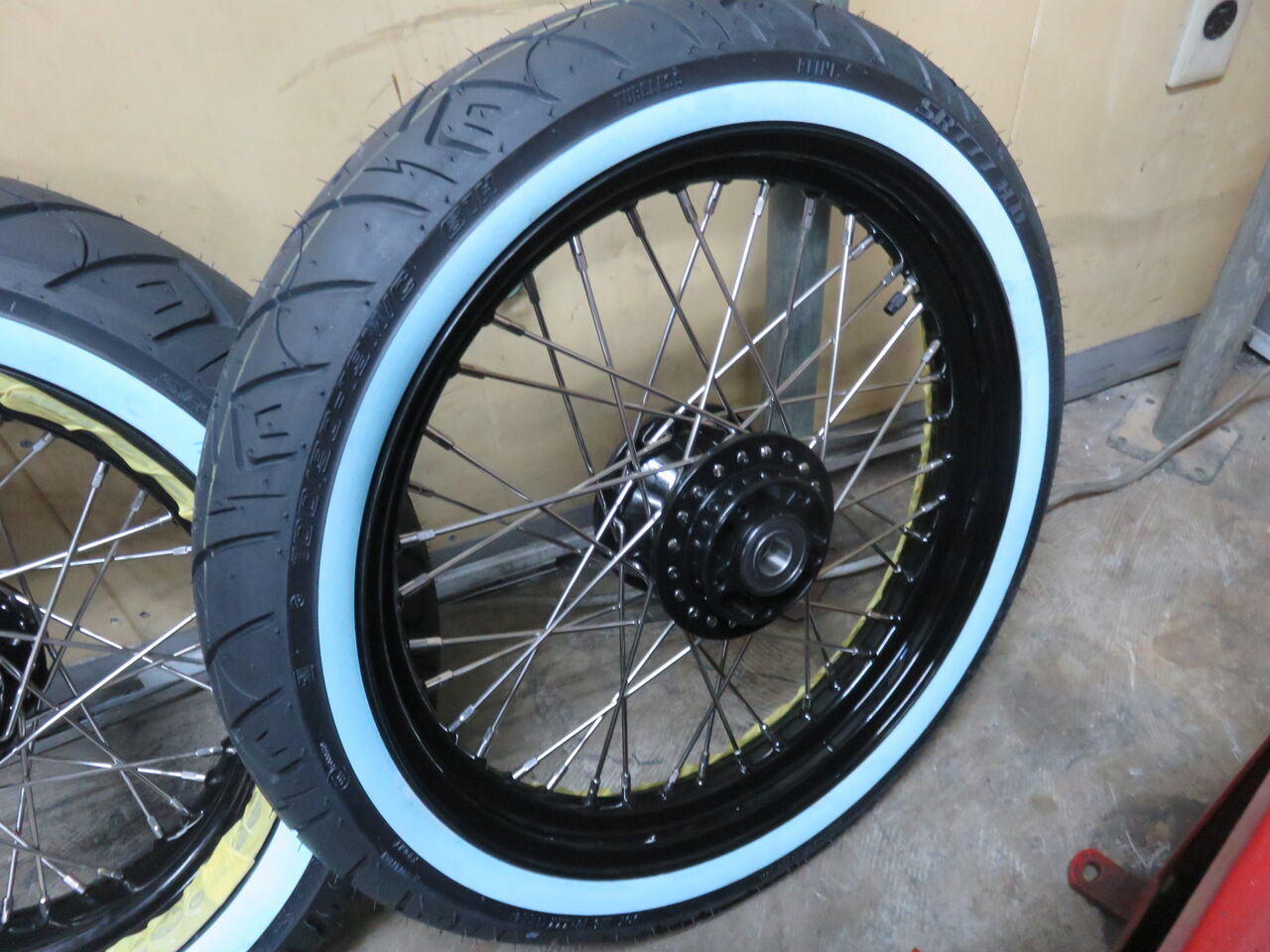 ハーレー ダイナ FXDB ストリートボブ フロントホイール＆アクスルシャフト ハーレー ダイナ FXDB ストリートボブ フロントホイール