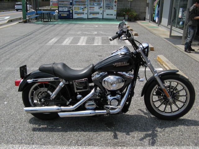 久々の入荷!!】2005年式FXDLにSUキャブレターを装着