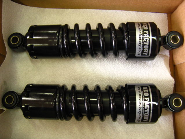 2000年式FXDX 11インチショートショックにてローダウン