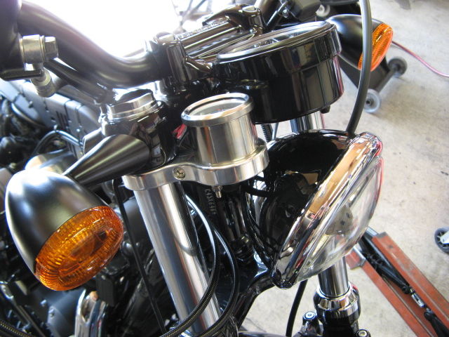 2013年式XL1200X フォーティーエイトに48mmタコメーター取り付け