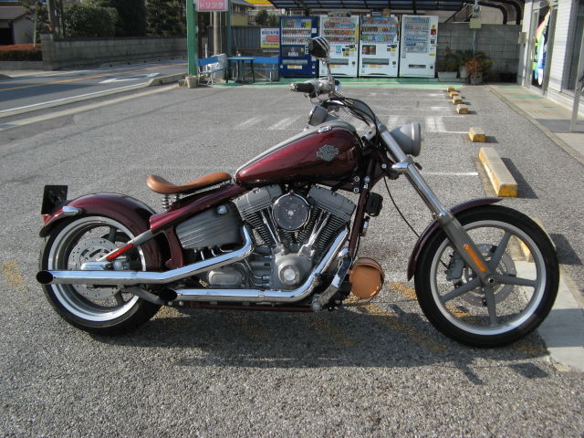 2008年式FXCW・ソフテイルロッカーで前後スプリングをチューン 2008年式FXCW・ソフテイルロッカーで前後スプリングをチューン