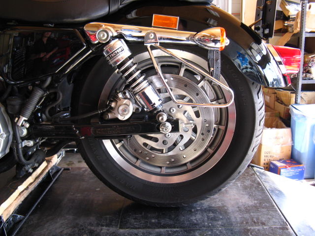 背の低い女性に！XL883R　車検５年４月　ローダウン　純正パーツあります 2004年式XL883スポーツスター リアローダウン+α : HarleyDavidson