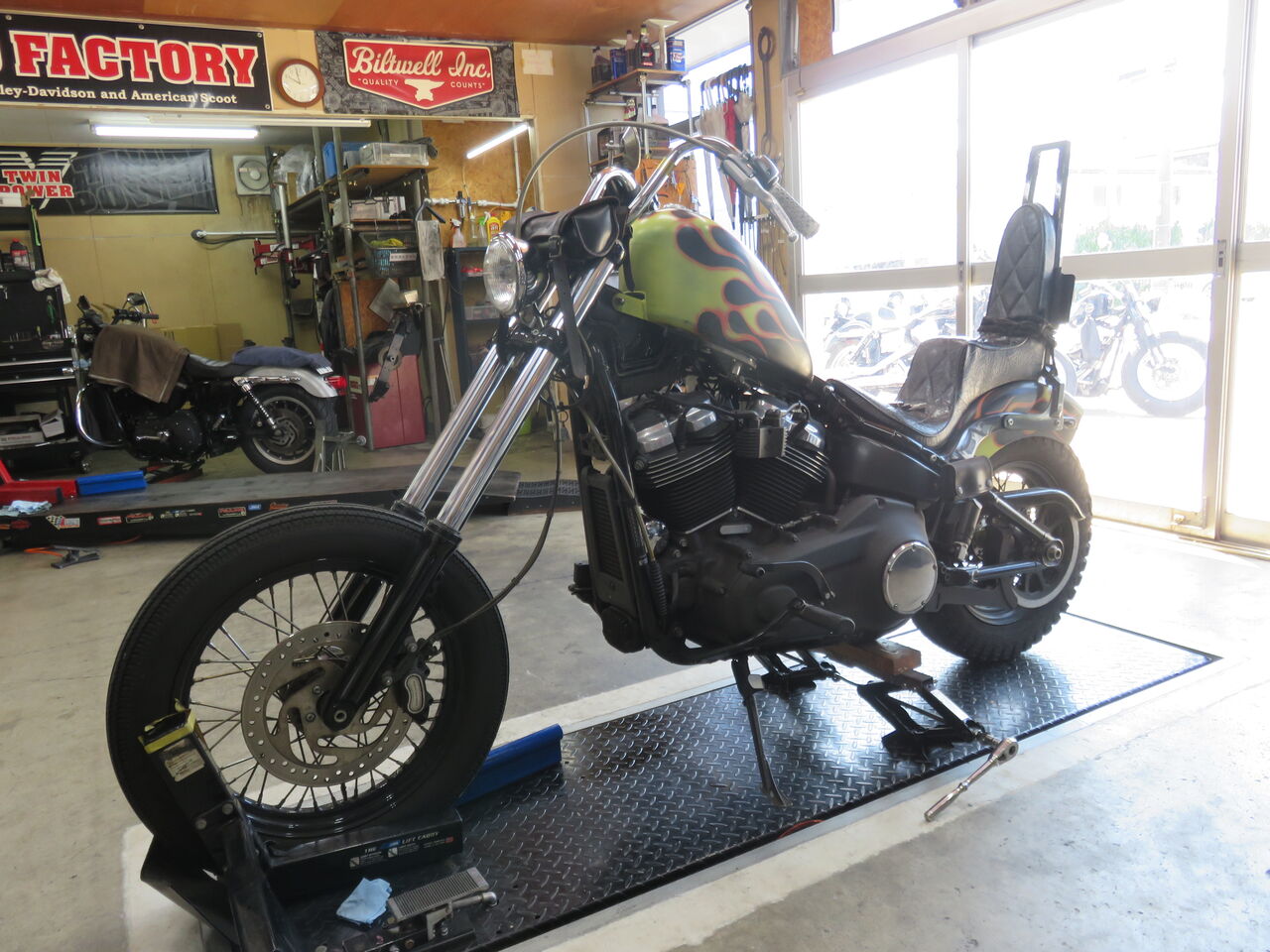 2020年式FXBB リアタイヤ交換&フロントタイヤ反転？ : HarleyDavidson