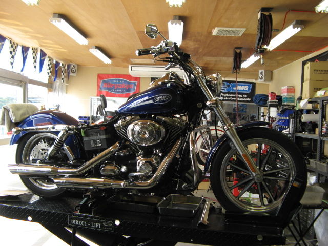 2006年式FXDL ダイナ・ローライダー リアドライブベルト交換作業