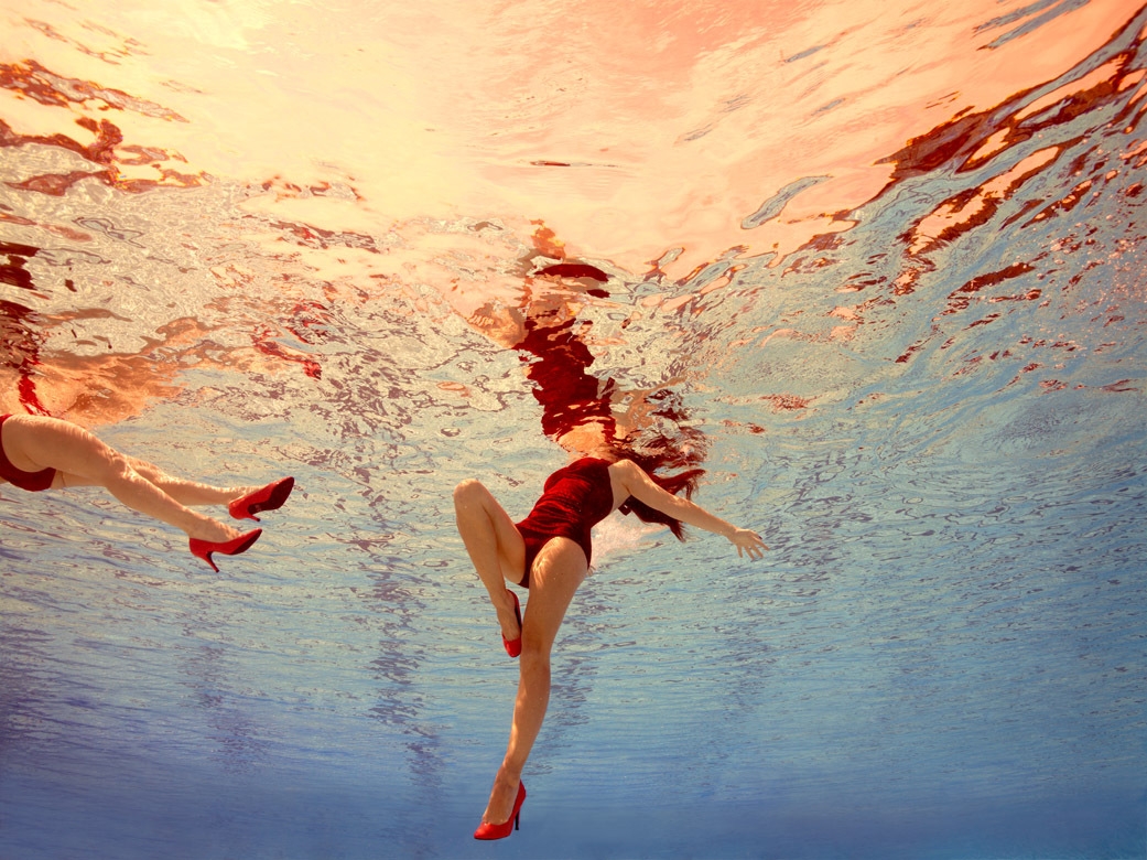 ネオポジラボ 水中から眺める水着美女の写真集