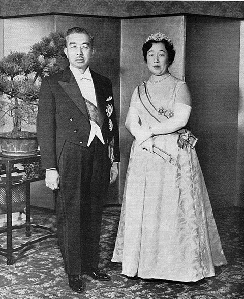 490px-Emperor_Showa_&_Empress_Kojun_1956-11