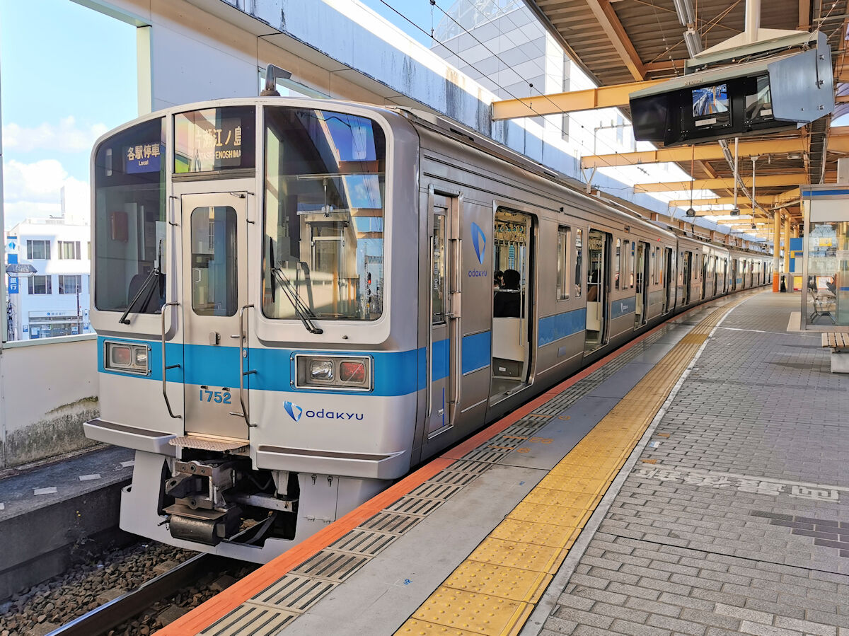 小田急1000形ワイドドア車　未組み立て基本4両編成セット＋組み立て済み2両 小田急 1000形 ワイドドア車 4両編成基本セット (動力無し