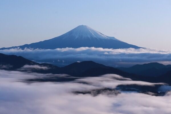 【悲報】山ガールさん「富士山登るけど暑いから軽装で良いよね」→結果とんでもないことになってしまう・・・